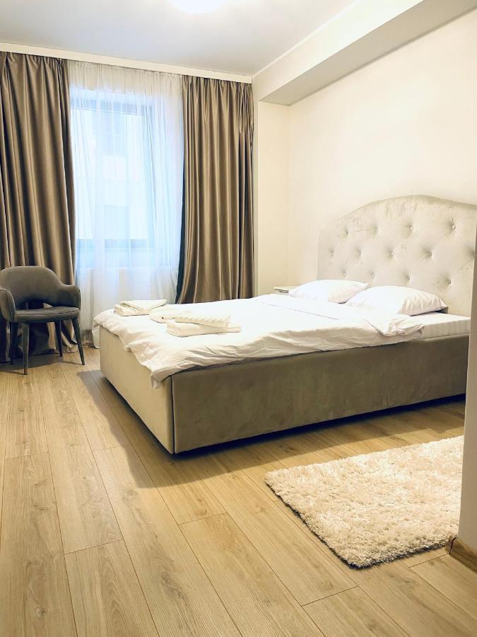 Londof Luxury Apartments - With A Panoramic View Over The City Braşov Exteriör bild